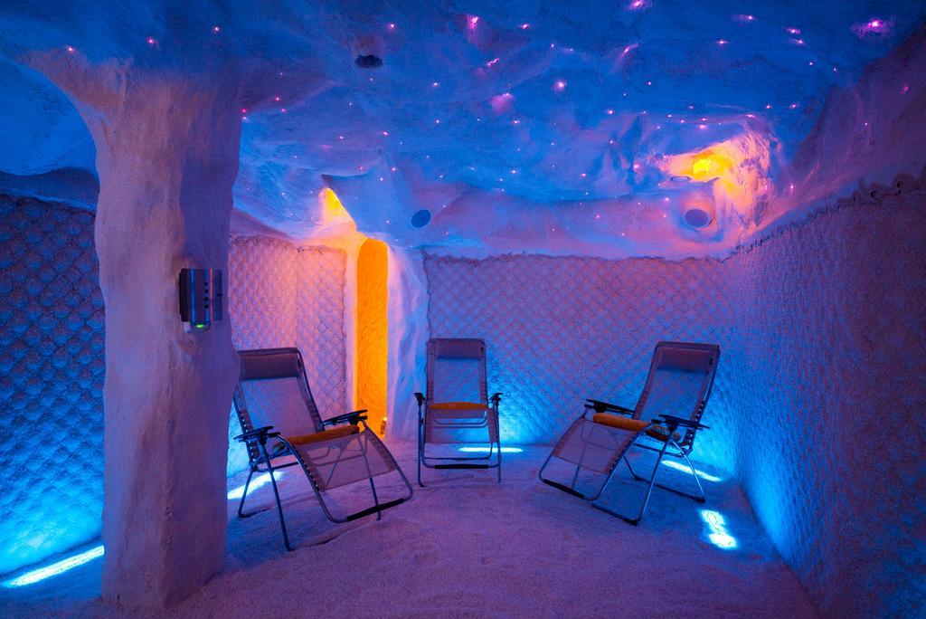 Stroebinger Hof - Therme Wellness Resort باد اندورف المظهر الخارجي الصورة