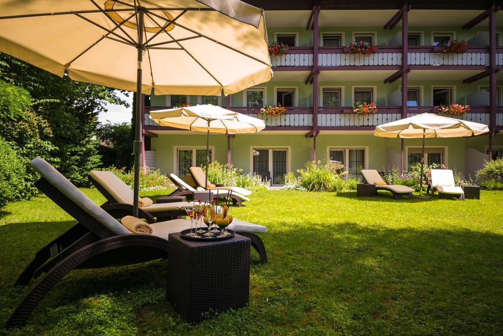 Stroebinger Hof - Therme Wellness Resort باد اندورف المظهر الخارجي الصورة
