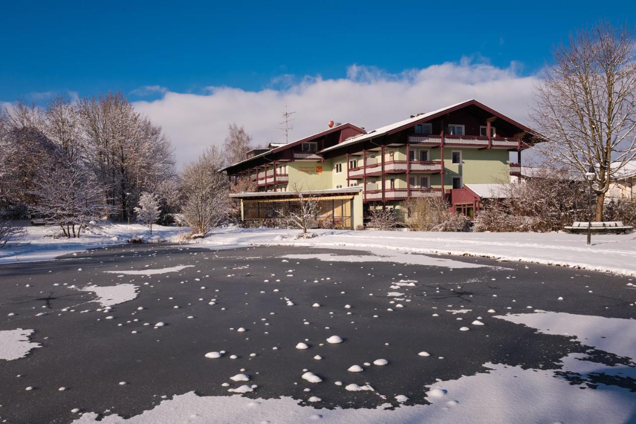 Stroebinger Hof - Therme Wellness Resort باد اندورف المظهر الخارجي الصورة